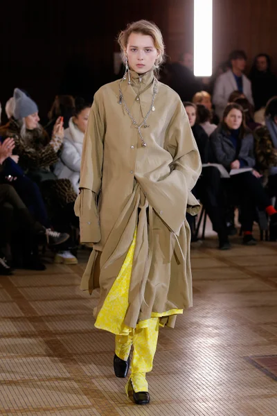 Look 26